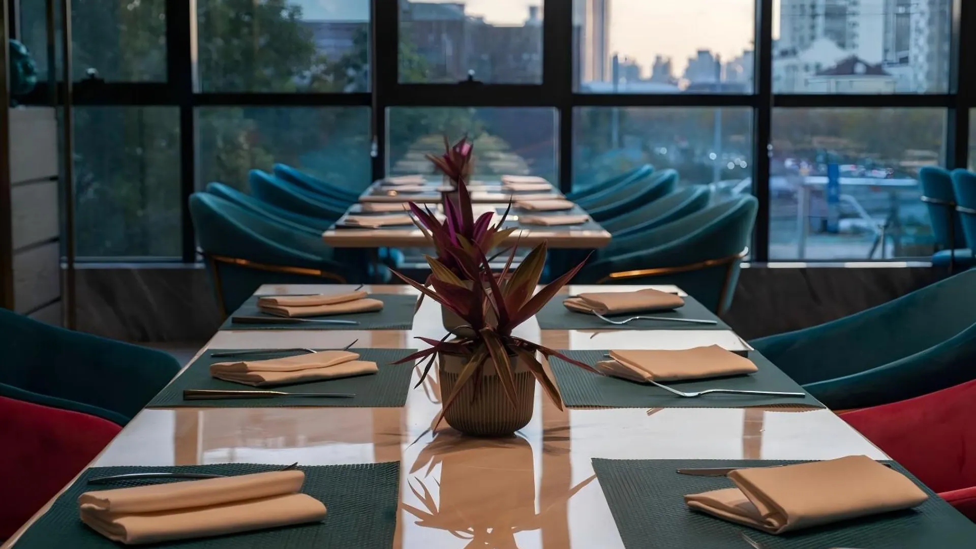 Shanghai Baixia Pagoda Hotel